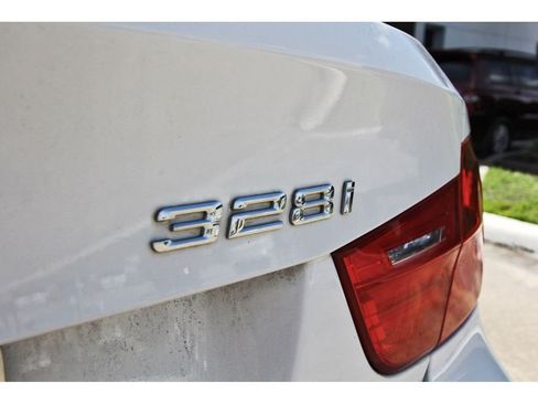Used 2011 BMW 328i Sedan RWD image 6