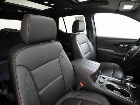Used 2023 Chevrolet Traverse RS image 23