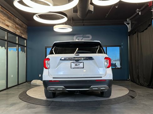 Used 2020 Ford Explorer XLT w/ Equipment Group 202A image 4