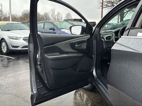 Used 2018 Nissan Murano Platinum w/ Cargo Package image 11