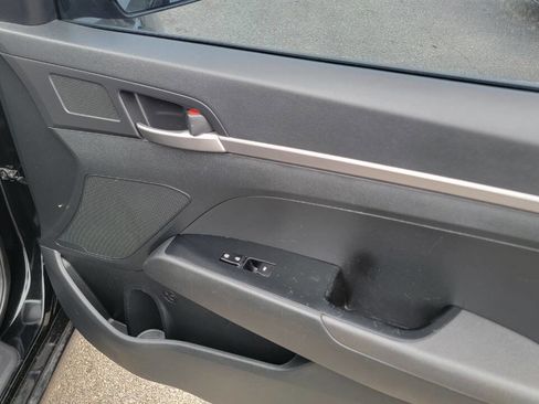 Used 2019 Hyundai Elantra SE w/ Cargo Package image 21