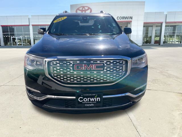 Used 2017 GMC Acadia Denali w/ Technology Package FWD image 8