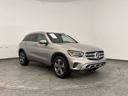 Used 2021 Mercedes-Benz GLC 300 image 6
