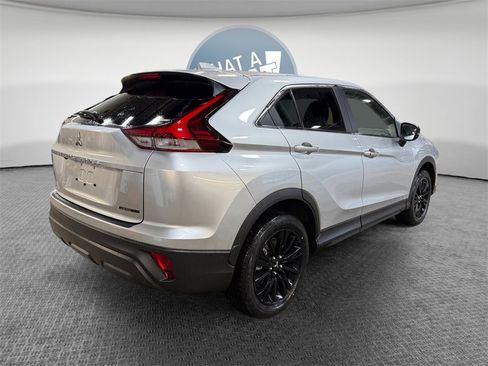New 2026 Mitsubishi Eclipse Cross LE image 3