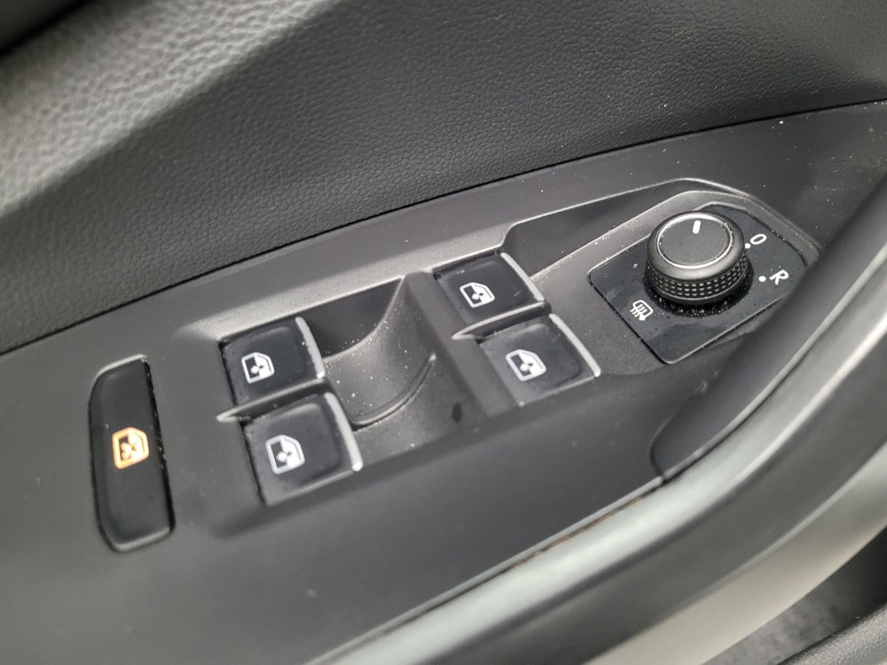 Used 2025 Volkswagen Jetta Sport FWD image 27