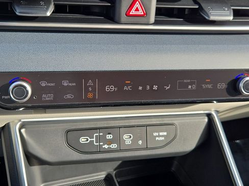 New 2026 Kia Carnival EX image 26