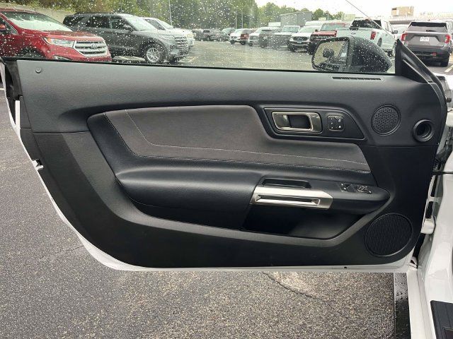 Used 2019 Ford Mustang Shelby GT350 w/ Technology Package RWD image 17