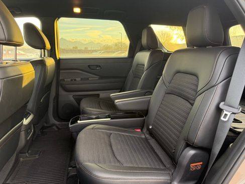 Certified 2023 Nissan Pathfinder Rock Creek image 9