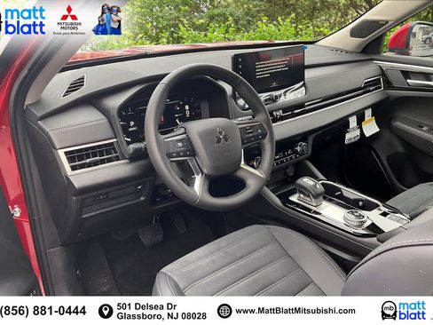 New 2025 Mitsubishi Outlander SE image 7