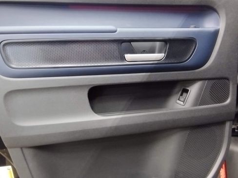 New 2025 Volkswagen ID. Buzz Pro S image 17