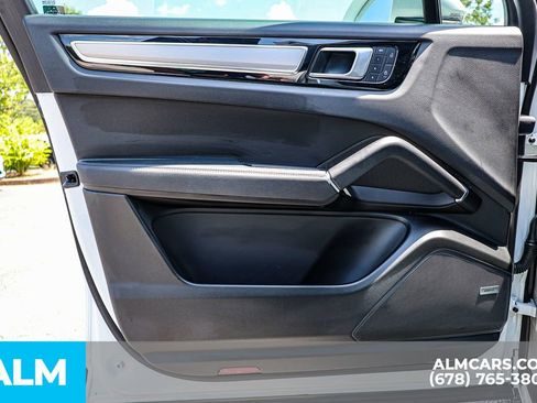 Used 2023 Porsche Cayenne Platinum Edition image 58