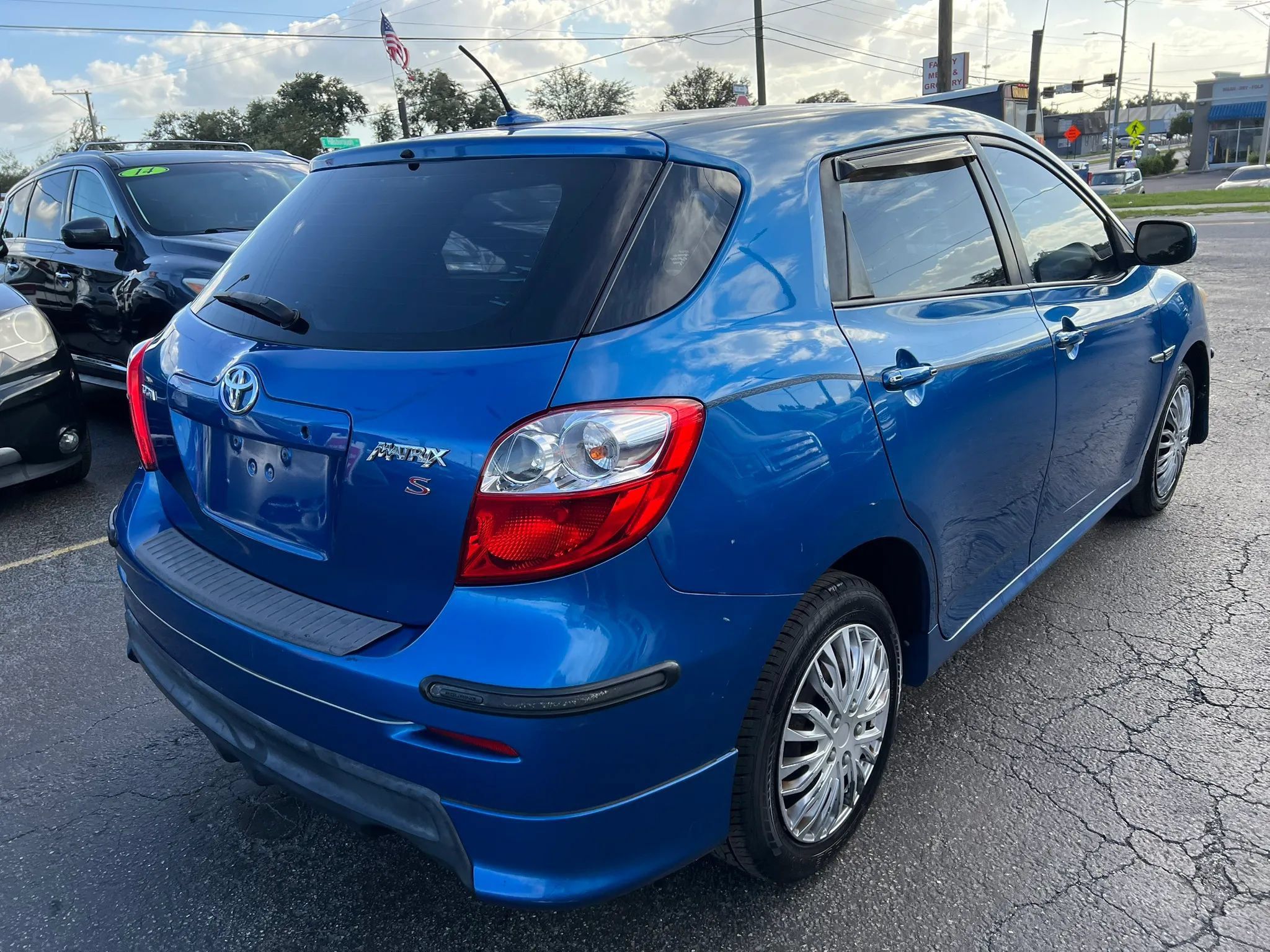 Used 2009 Toyota Matrix S w/ All Weather Guard Pkg FWD image 4