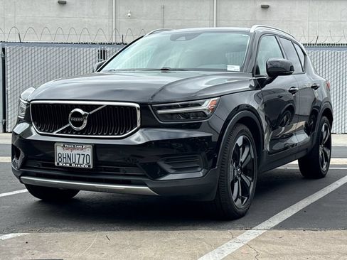 Used 2019 Volvo XC40 T5 Momentum AWD/4WD image 2