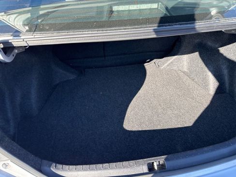 Used 2018 Toyota Corolla LE image 10