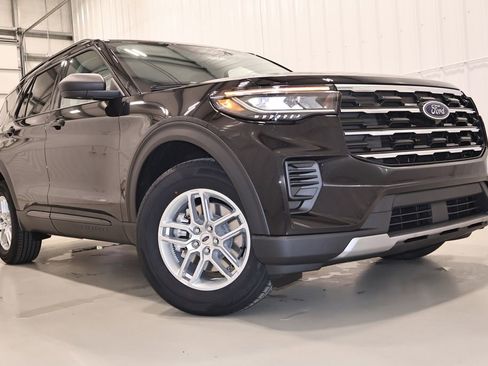 New 2026 Ford Explorer Active AWD/4WD image 32