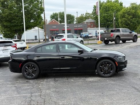 Used 2021 Dodge Charger SXT w/ Blacktop Package AWD/4WD image 5