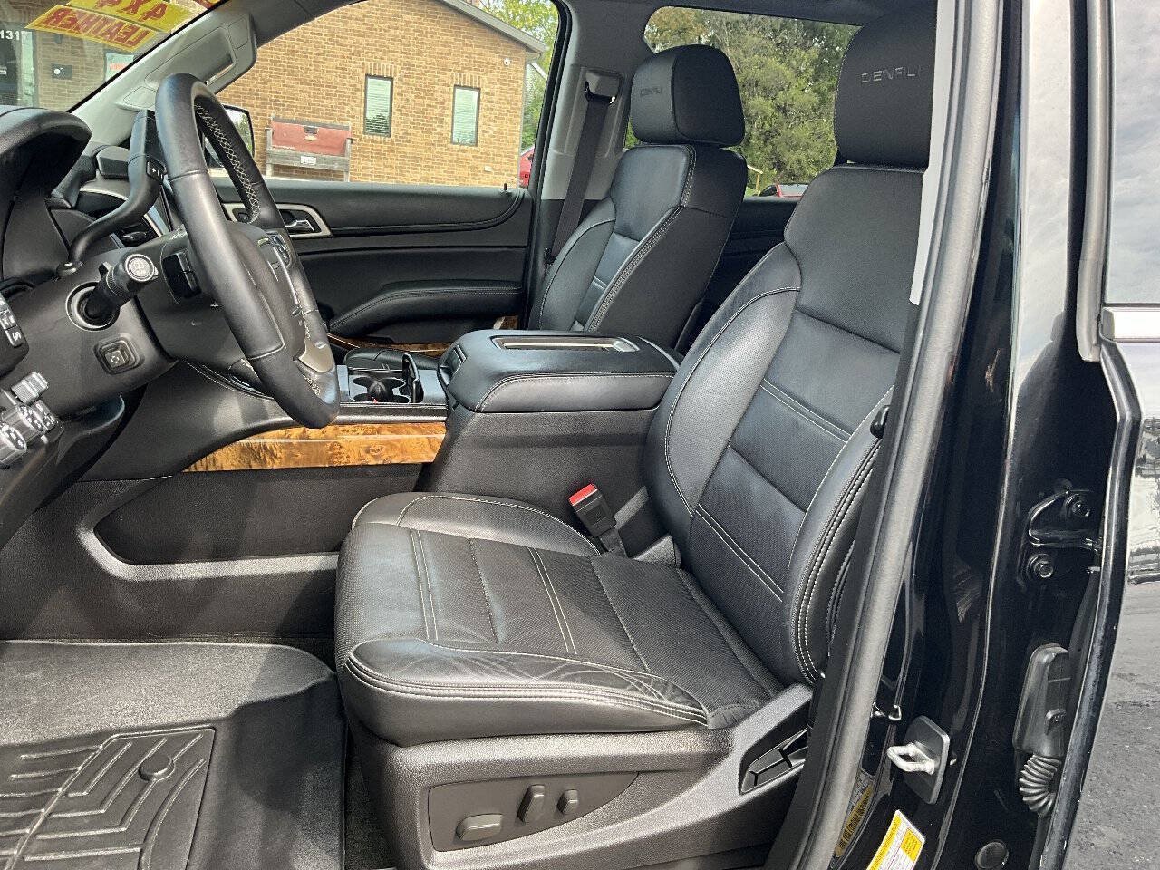 Used 2015 GMC Yukon Denali w/ Premium Package AWD/4WD image 9