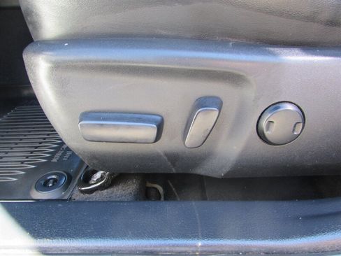 Used 2015 Toyota Camry SE FWD image 12