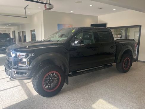Used 2018 Ford F150 Raptor w/ Equipment Group 802A Luxury image 3