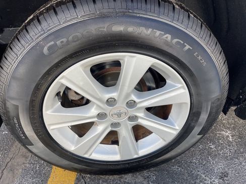 Used 2012 Toyota Highlander 4WD w/ Tech Pkg image 28