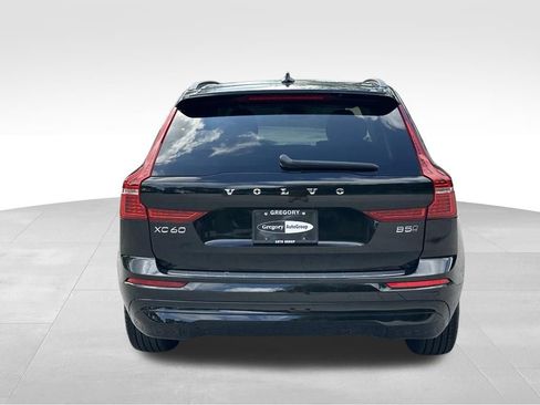 Used 2023 Volvo XC60 B5 Core w/ Climate Package AWD/4WD image 8