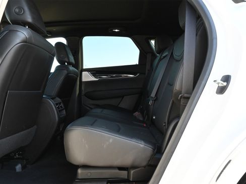 Used 2023 Cadillac XT5 Premium Luxury image 19