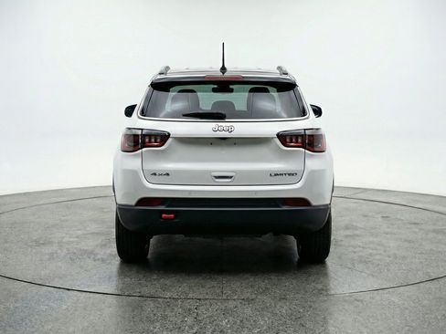 Used 2025 Jeep Compass Trailhawk AWD/4WD image 7