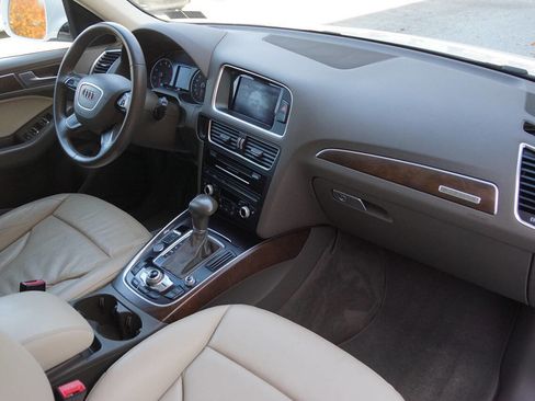 Used 2017 Audi Q5 2.0T Premium image 31