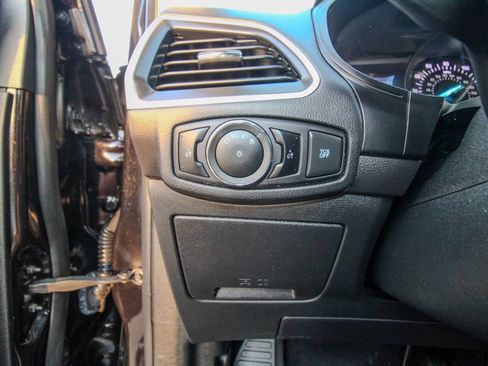 Used 2024 Ford Edge SE w/ Black Appearance Package AWD/4WD image 18