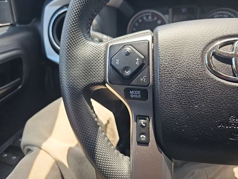 Used 2022 Toyota Tacoma SR5 AWD/4WD image 17