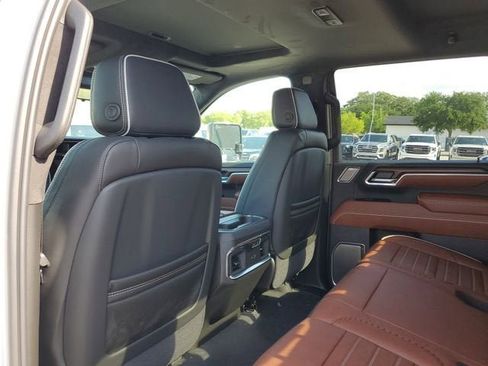 New 2026 GMC Sierra 3500 Denali Ultimate AWD/4WD image 11