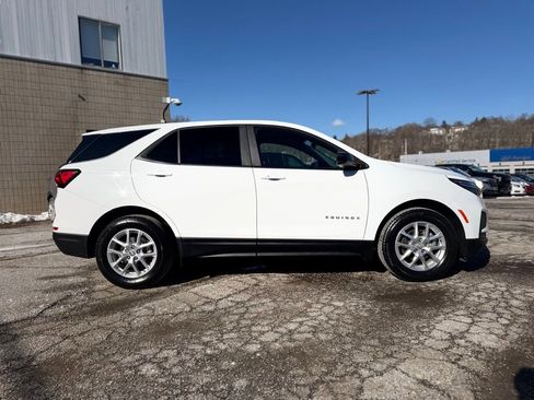 Used 2022 Chevrolet Equinox LS w/ LS Convenience Package image 7