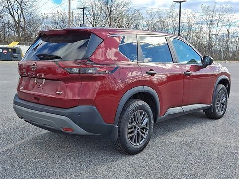 Used 2023 Nissan Rogue S image 10