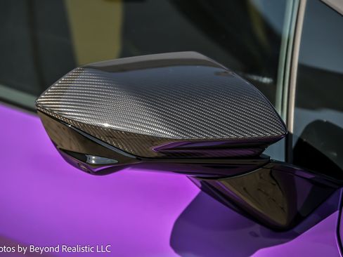 New 2025 Lamborghini Revuelto image 5