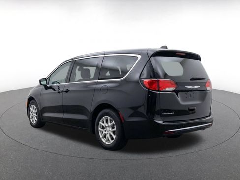 Used 2024 Chrysler Voyager LX FWD image 6