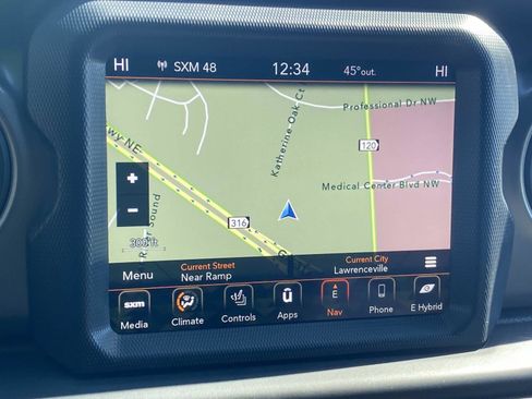 Used 2023 Jeep Wrangler Unlimited w/ Sun & Screen Package image 31