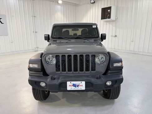 Used 2022 Jeep Gladiator Sport w/ Trailer Tow Package image 30