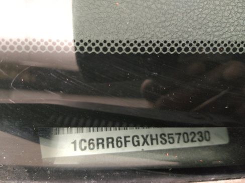 Used 2017 RAM 1500 Express RWD image 33