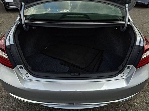 Used 2017 Honda Accord EX image 28