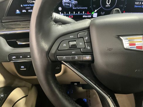 Used 2023 Cadillac Escalade Premium Luxury AWD/4WD image 19