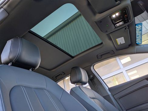 Used 2023 Audi Q4 e-tron Premium Plus w/ Premium Plus image 22