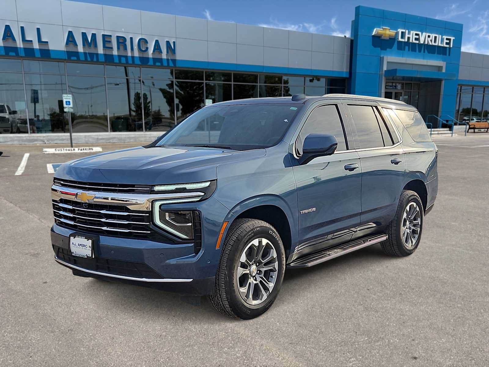 Used 2025 Chevrolet Tahoe LT RWD image 1
