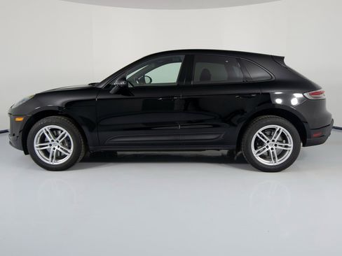 Certified 2025 Porsche Macan image 7