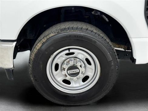 Used 2023 Ford F250 XL w/ XL Chrome Package RWD image 28