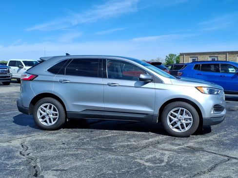 Used 2023 Ford Edge SEL w/ Convenience Package AWD/4WD image 2