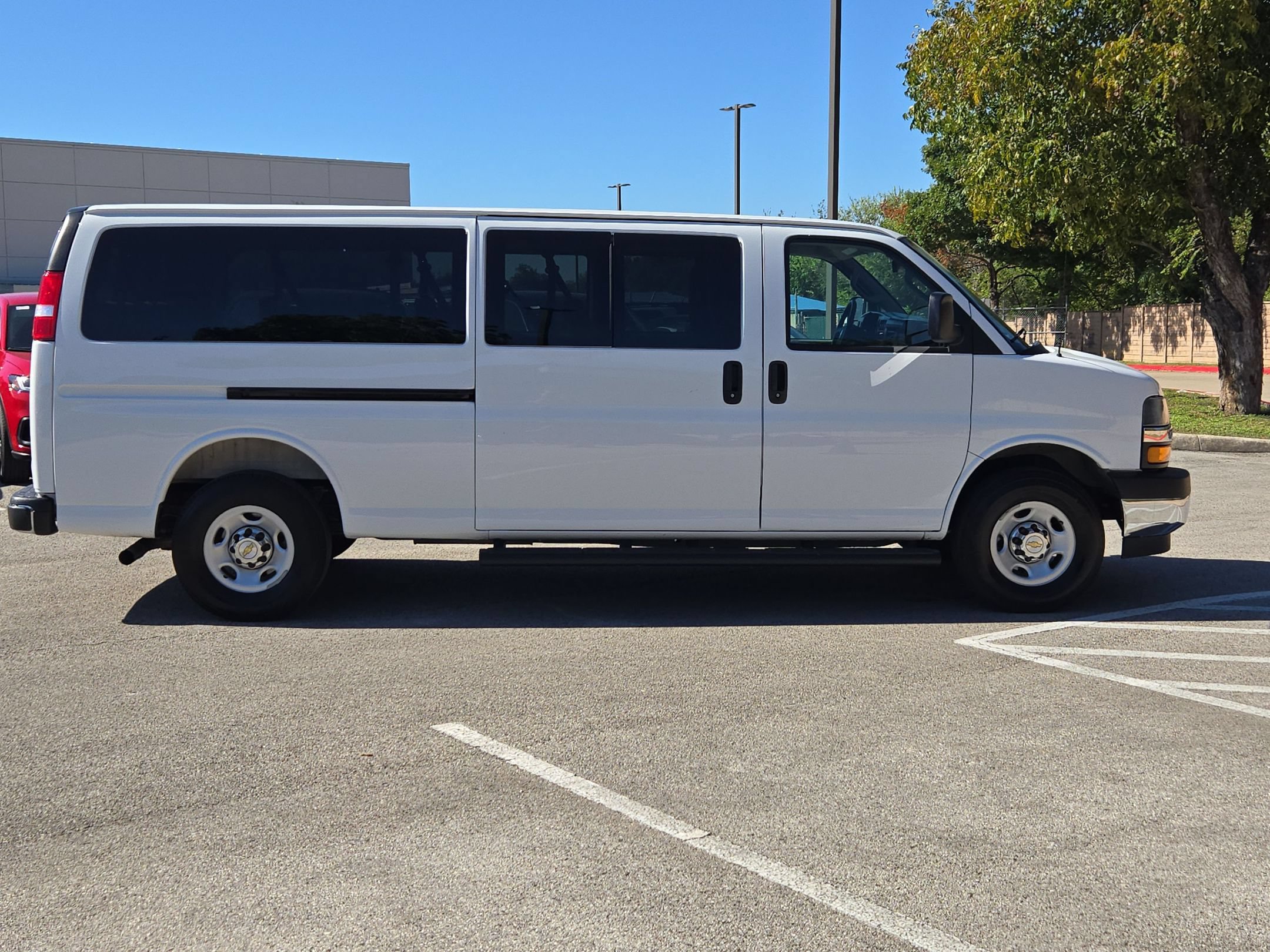 Used 2025 Chevrolet Express 3500 LT w/ LT Preferred Equipment Group RWD image 2
