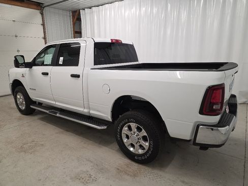 Used 2025 RAM 2500 Big Horn AWD/4WD image 2
