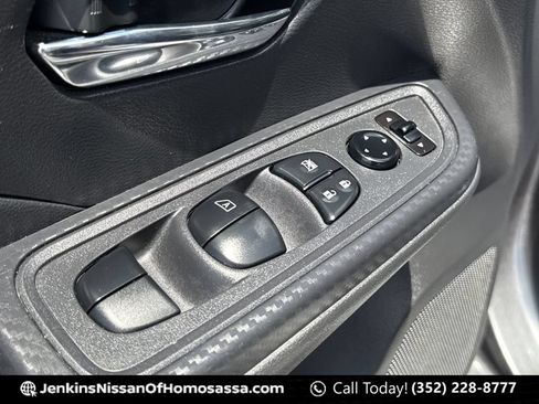 Certified 2023 Nissan Versa SV FWD image 26