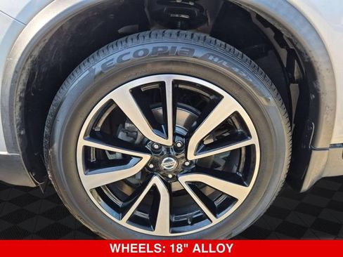 Used 2018 Nissan Rogue SL w/ Premium Package AWD/4WD image 10
