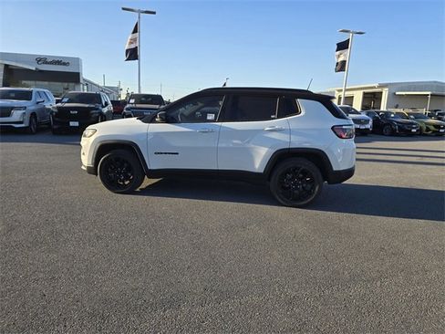 Used 2023 Buick Encore GX Select image 8